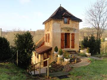 Gîte pour 6 personnes, avec terrasse et jardin à Milhac