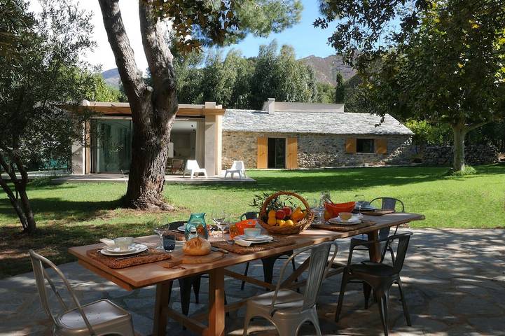 Location de vacances pour 11 personnes, avec jardin, animaux acceptés à Barbaggio