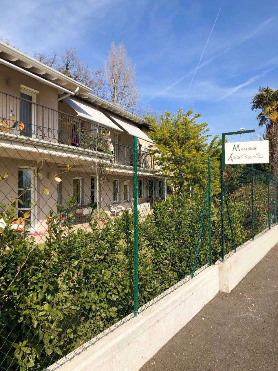 Mimosa Apartments in Soiano del Lago, Gardasee-Berge