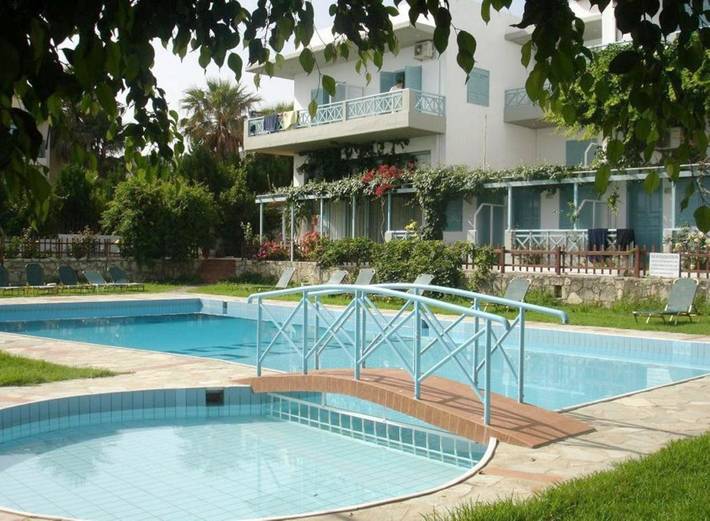 Location de vacances pour 2 personnes, avec jardin ainsi que piscine et bassin pour enfant à Chersónissos - 3