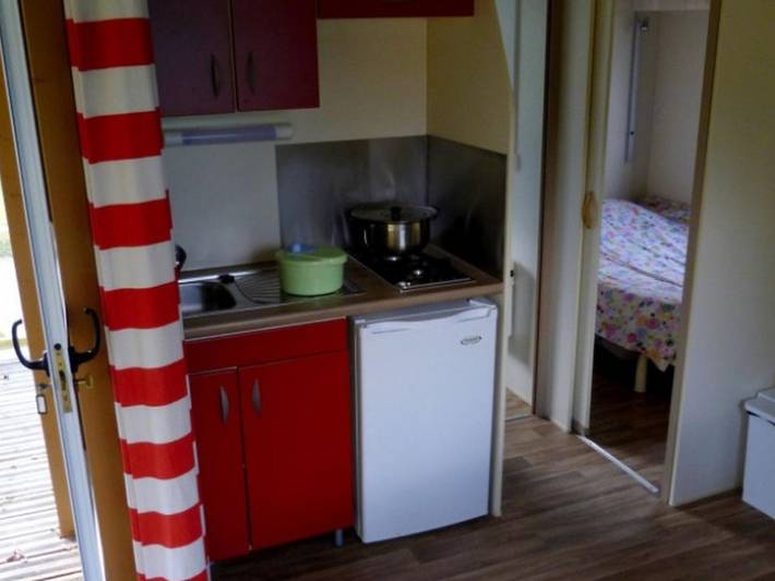 Gîte pour 4 personnes, avec terrasse et piscine, animaux acceptés à Camon - 3