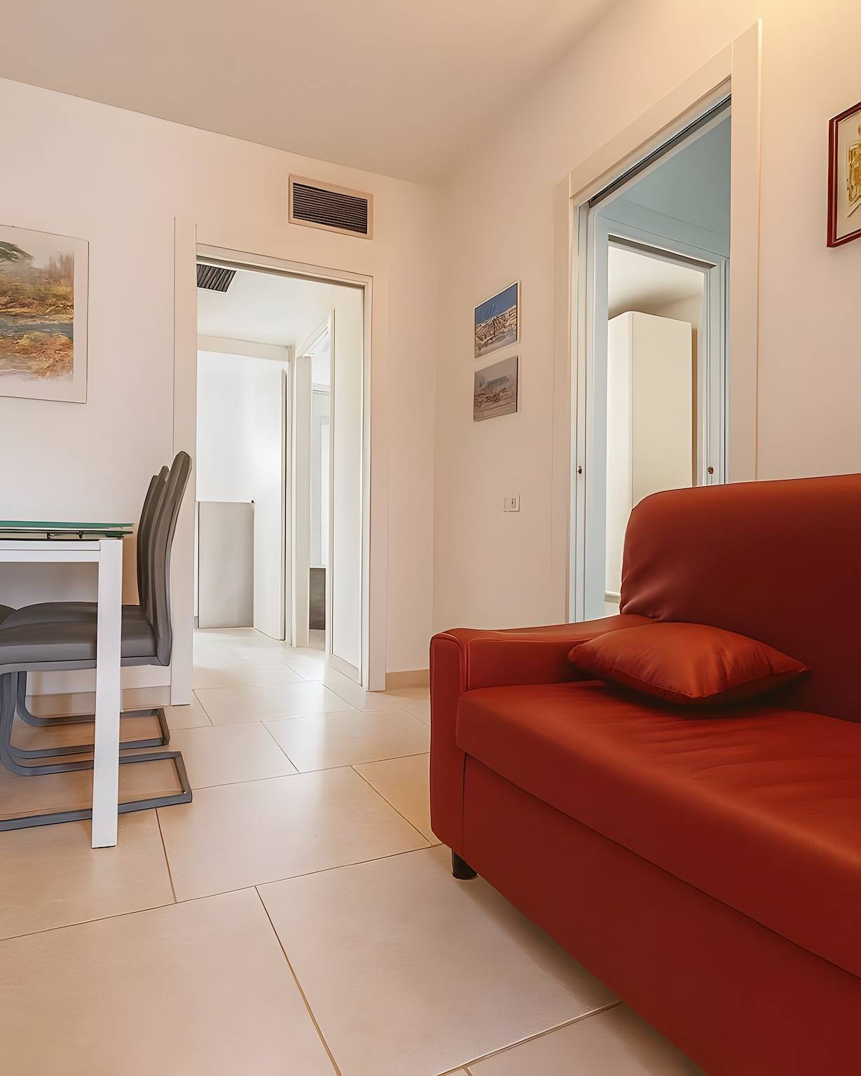 Lobart House Vacation Home with Private Garden in Oristano, Campidano
