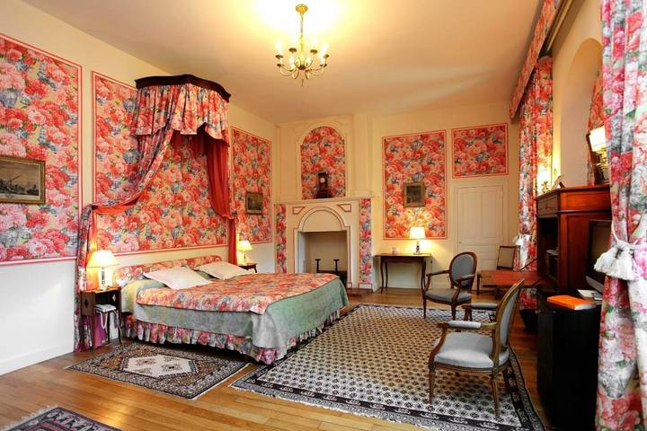 Hôtel pour 3 personnes, avec piscine et vue ainsi que terrasse et jardin, animaux acceptés à Coly - 4