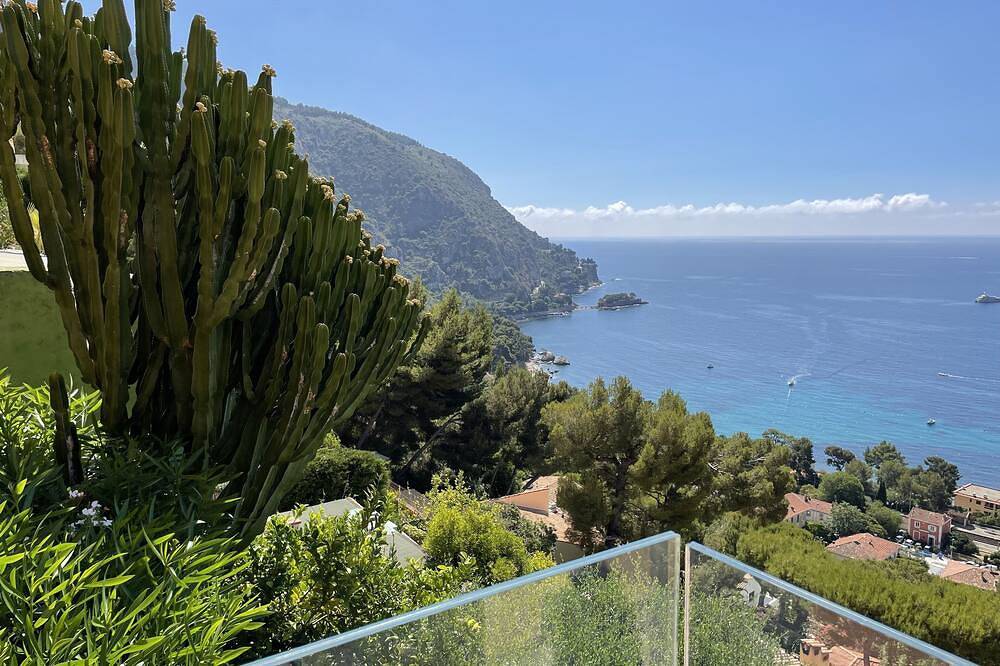 Villa L'Ourmège / Exceptional sea view and 8-minute walk to the beach in Èze, Nice region