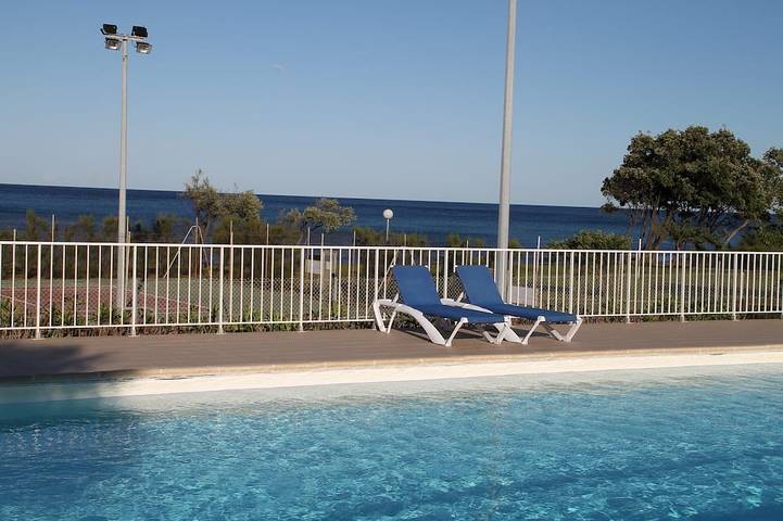Apartamento entero, Apartamento en residencia de lujo arbolada, acceso directo a la playa in Prunete, Cervione