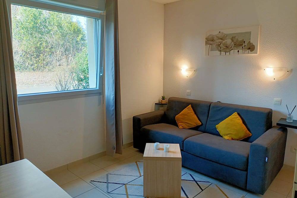 Entire apartment, Studio Dans Résidence Avec Piscine D74 in Salies-de-Béarn, Béarn