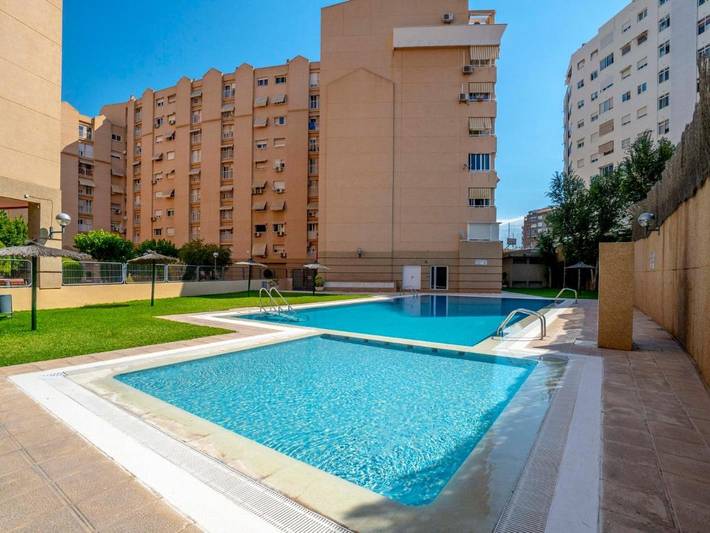 Apartamento de vacaciones para 7 personas, con piscina además de jardín y terraza - 1