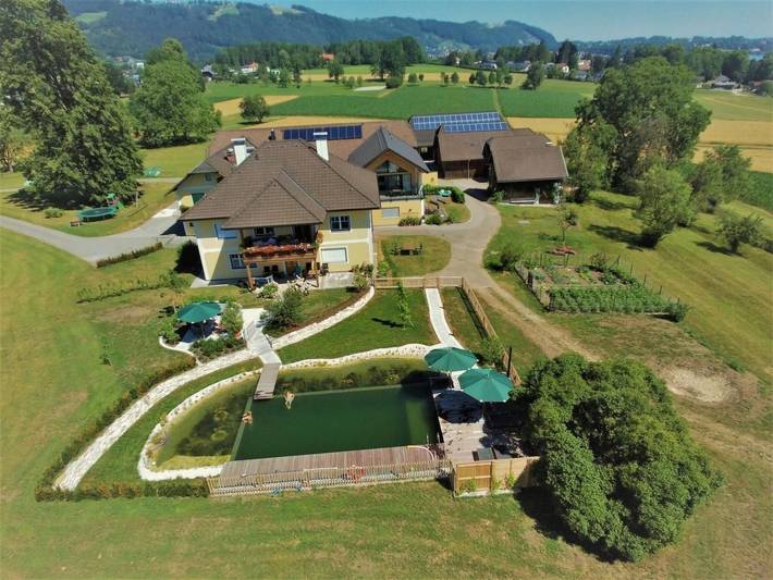Ferienwohnung für 4 Personen, mit Terrasse und Garten sowie Pool und Sauna am Traunsee - 2