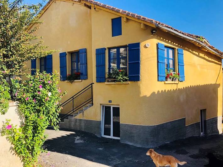 Gîte pour 6 personnes, avec Piscine à Saint-Martial-de-Valette