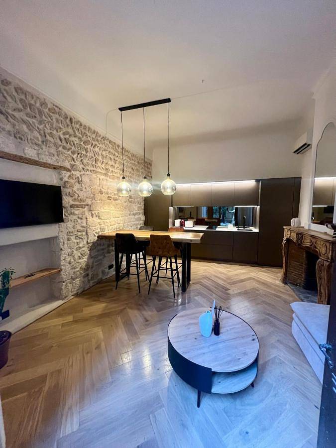Gîte pour 4 personnes, avec terrasse et jardin dans Palais des Papes - 2