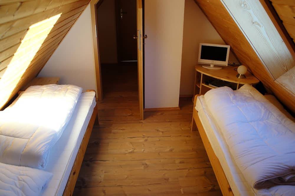 Ganze Wohnung, Bergtraum holiday home - At 955 m above sea level, the clouds are very close and the slopes are in front of the door in Oberwiesenthal, Erzgebirge