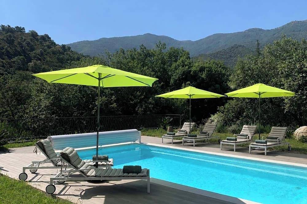 Bed & Breakfast Suite Les Albères avec vue piscine et terrasse in Villelongue-dels-Monts, Côte méditerranéenne (France)