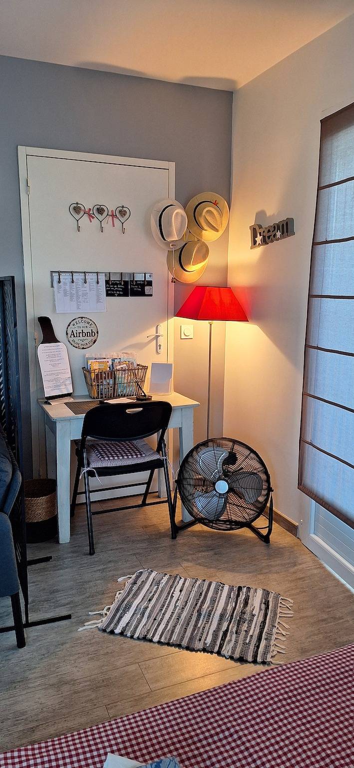 Estudio entero, Estudio 'La Perle Du Sud' con patio privado, Wi-Fi y aire acondicionado in Villeneuve-lès-Béziers, Costa mediterránea (Francia)