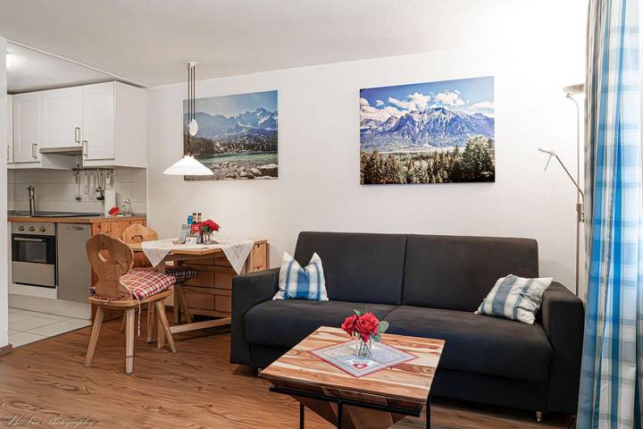 Ferienwohnung für 2 Personen, mit Balkon in Geigenbaumuseum Mittenwald - 2