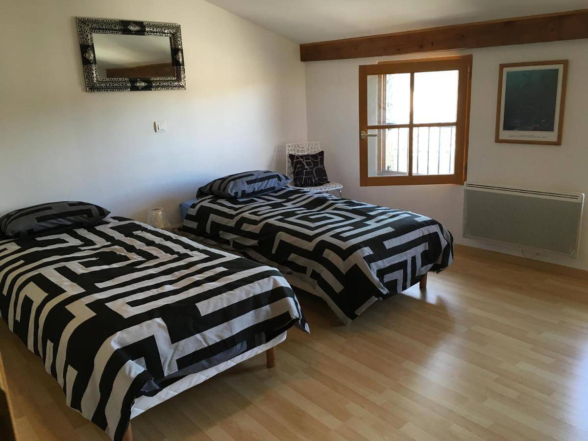 Two-Bedroom House in Puycelsi, Région d'Albi