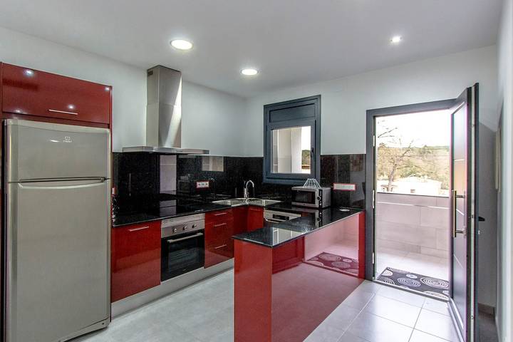 Casa rural para 8 personas, con Balcón además de Terraza y Jardín en Selva - 3
