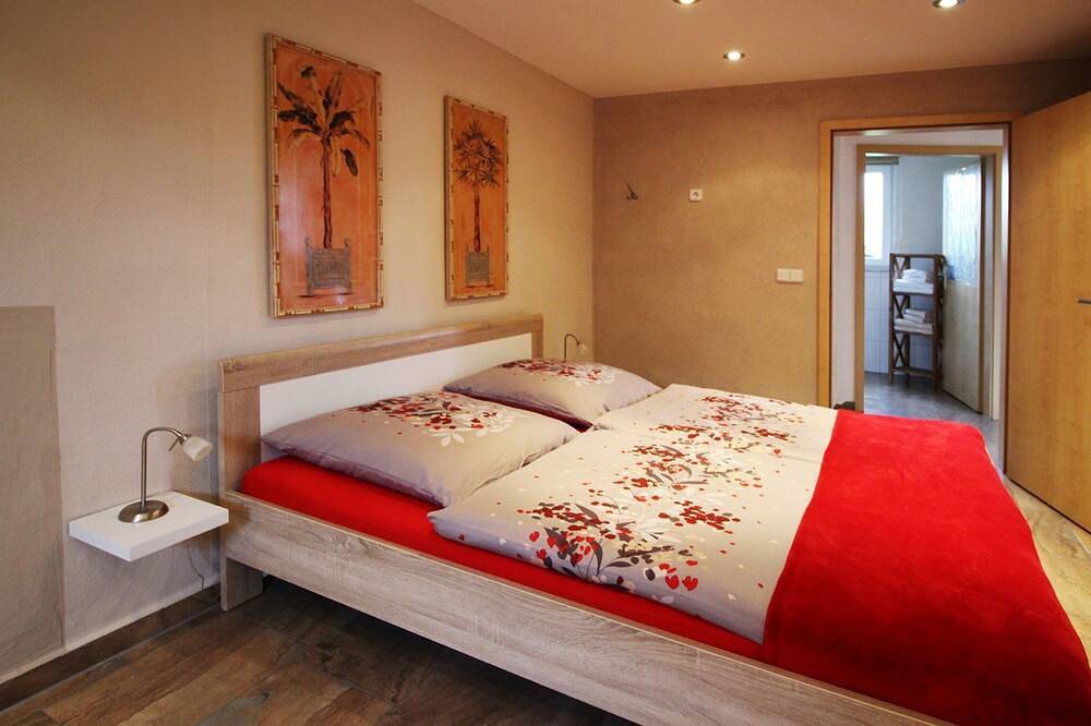 Scheune Großer Garten Kinderspielplatz Grillecke Strand nur 1,2 km in Sietow, Müritz