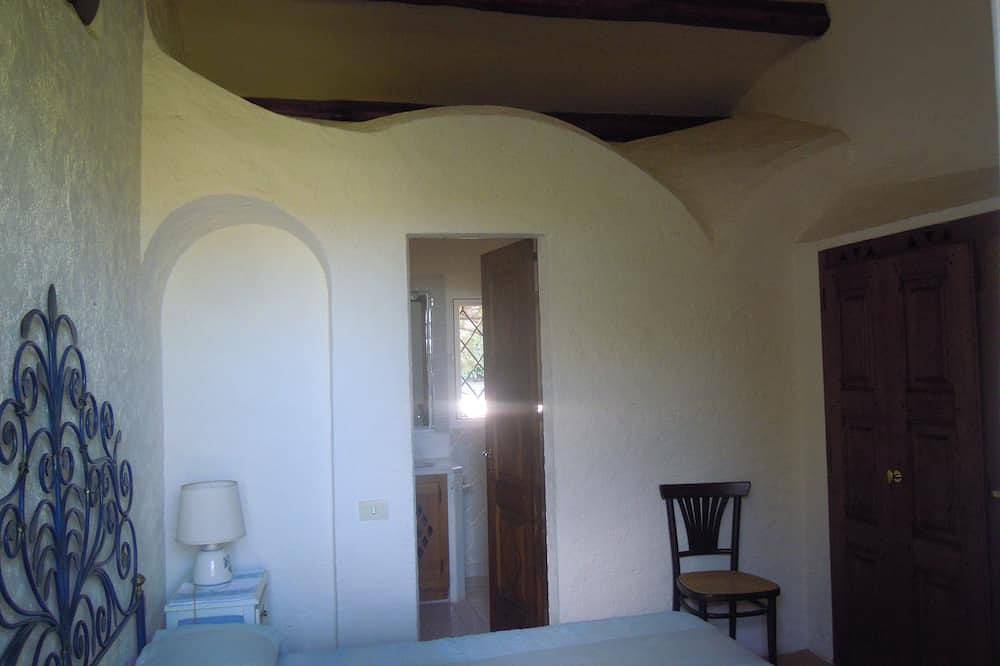 Splendid cottage designed by arch. Emerald Coast's most famous couelle in Arzachena, Costa Smeralda