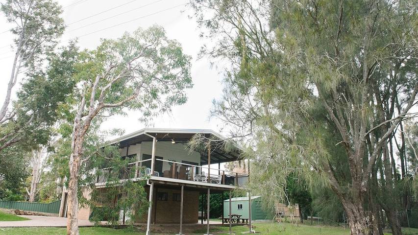 Holiday home for 9 people, with garden and balcony in South Coast NSW