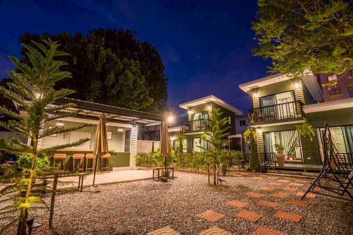 Chambre d’hôte pour 3 personnes, avec terrasse ainsi que jardin et vue