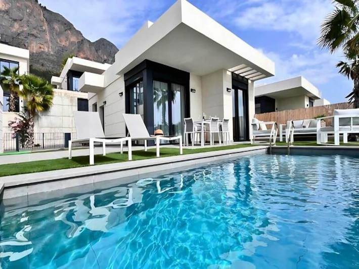 Holiday apartment for 4 people, with pool, child-friendly - 1