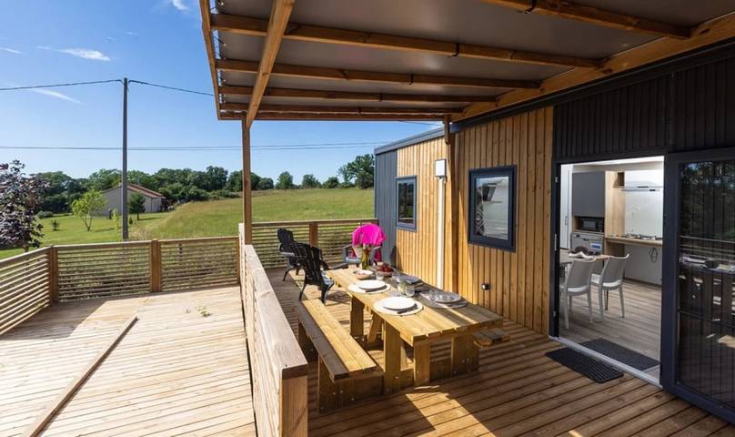 Mobil home pour 4 personnes, avec bassin pour enfant à Thégra