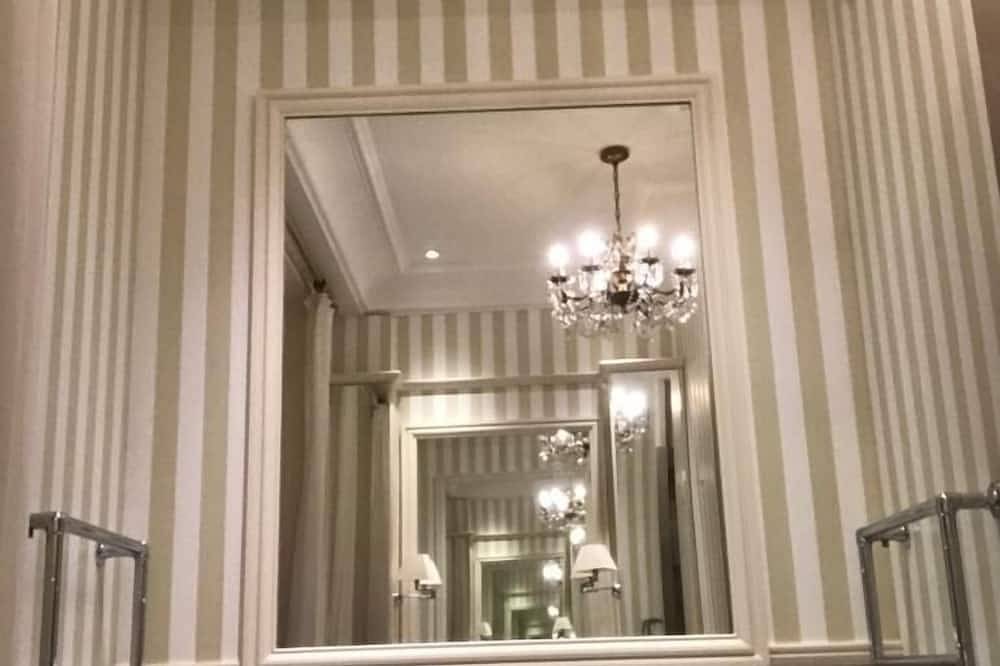 Ganze Wohnung, Doppelzimmer-Deluxe-Ensuite-Balkon-Suite Aimée Dalton in Lunay, Vendôme und Umgebung