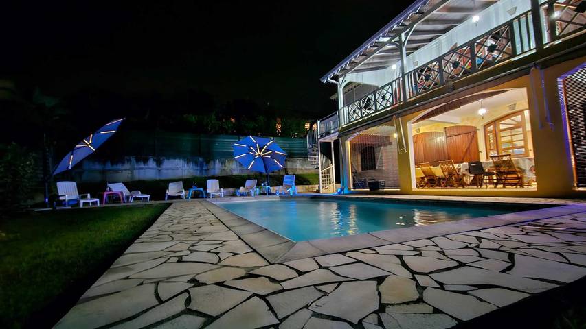 Gîte pour 6 personnes, avec terrasse et piscine à Les Trois-Îlets - 2