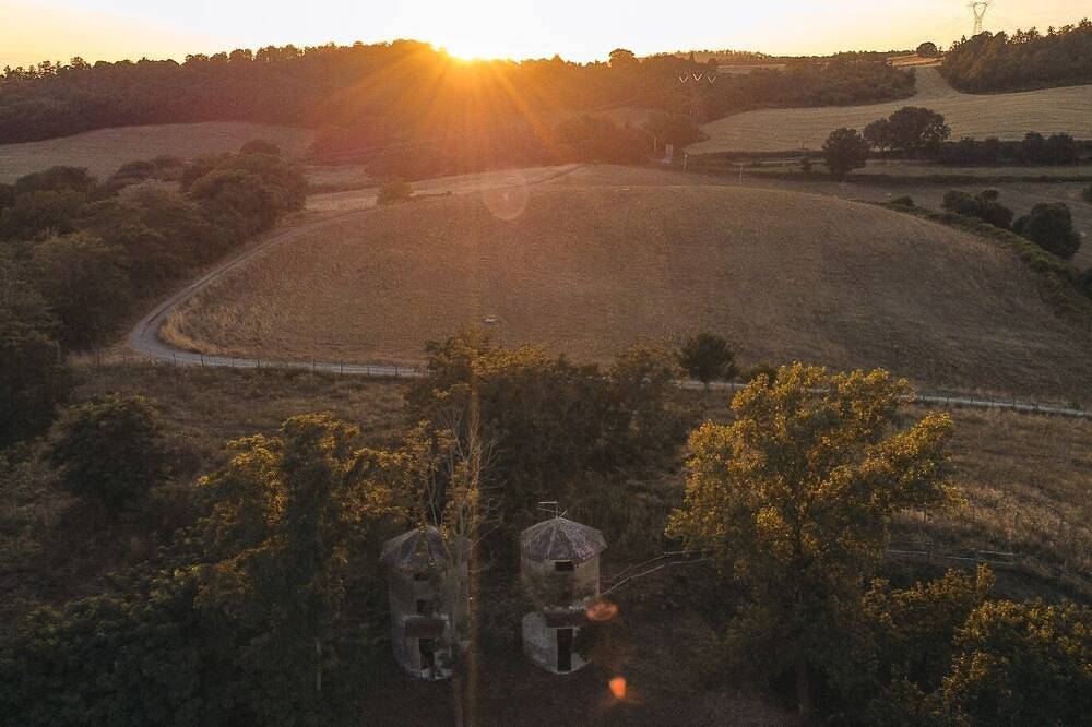 Villa with panoramic pool and gardens    in Bolsena, Terni Provinz