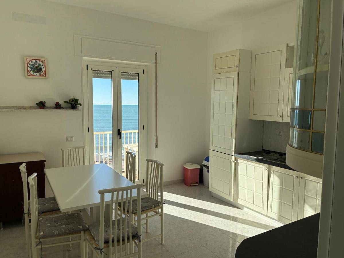 Appartamento intero, Two-Bedroom Apartment in Ladispoli, Provincia di Roma