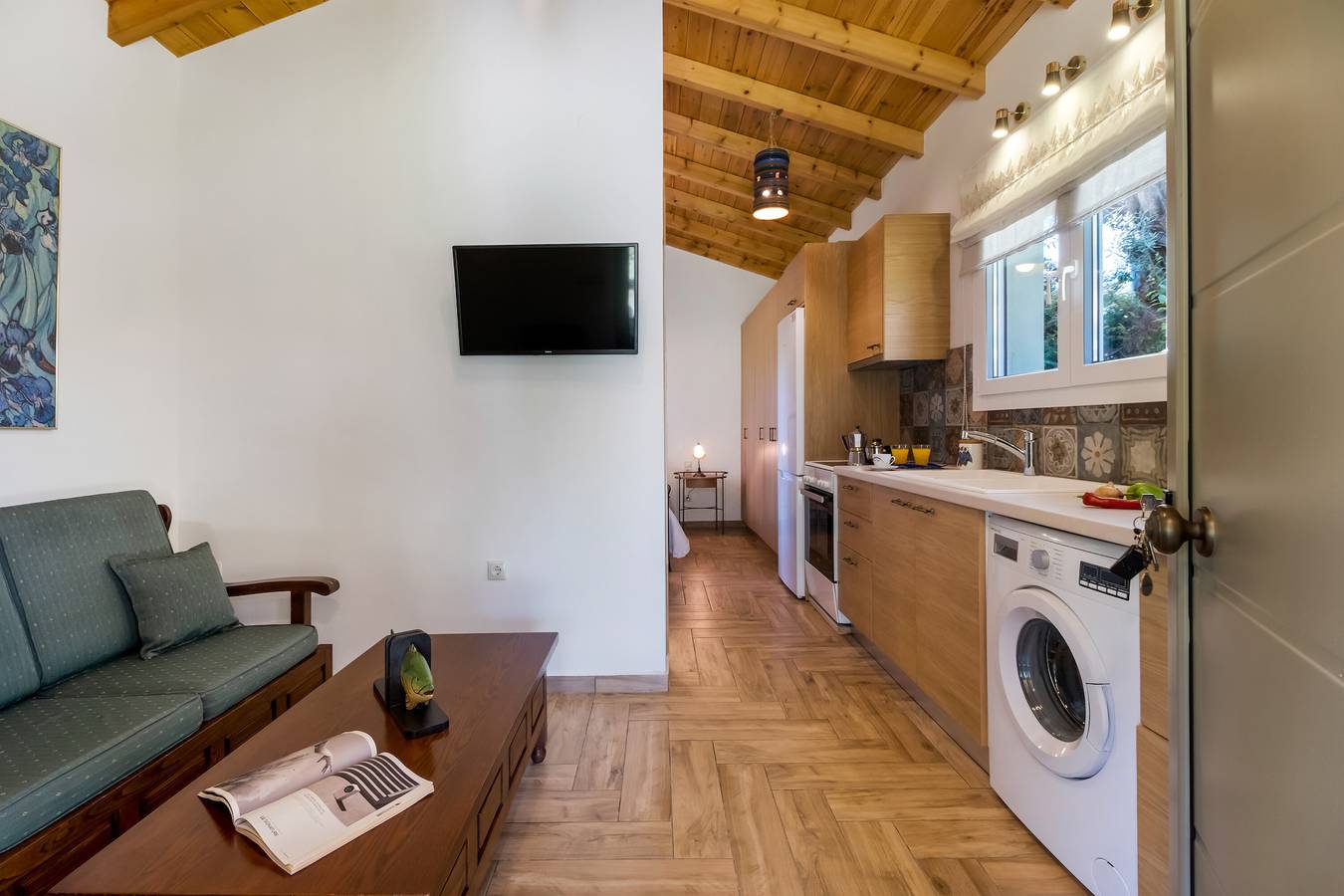 Apartamento inteiro, Apartamento 'Polys Villa Lefkada 2' com Vista de Montanha, Wi-Fi e Ar Condicionado in Apolpena, Lêucade Cidade