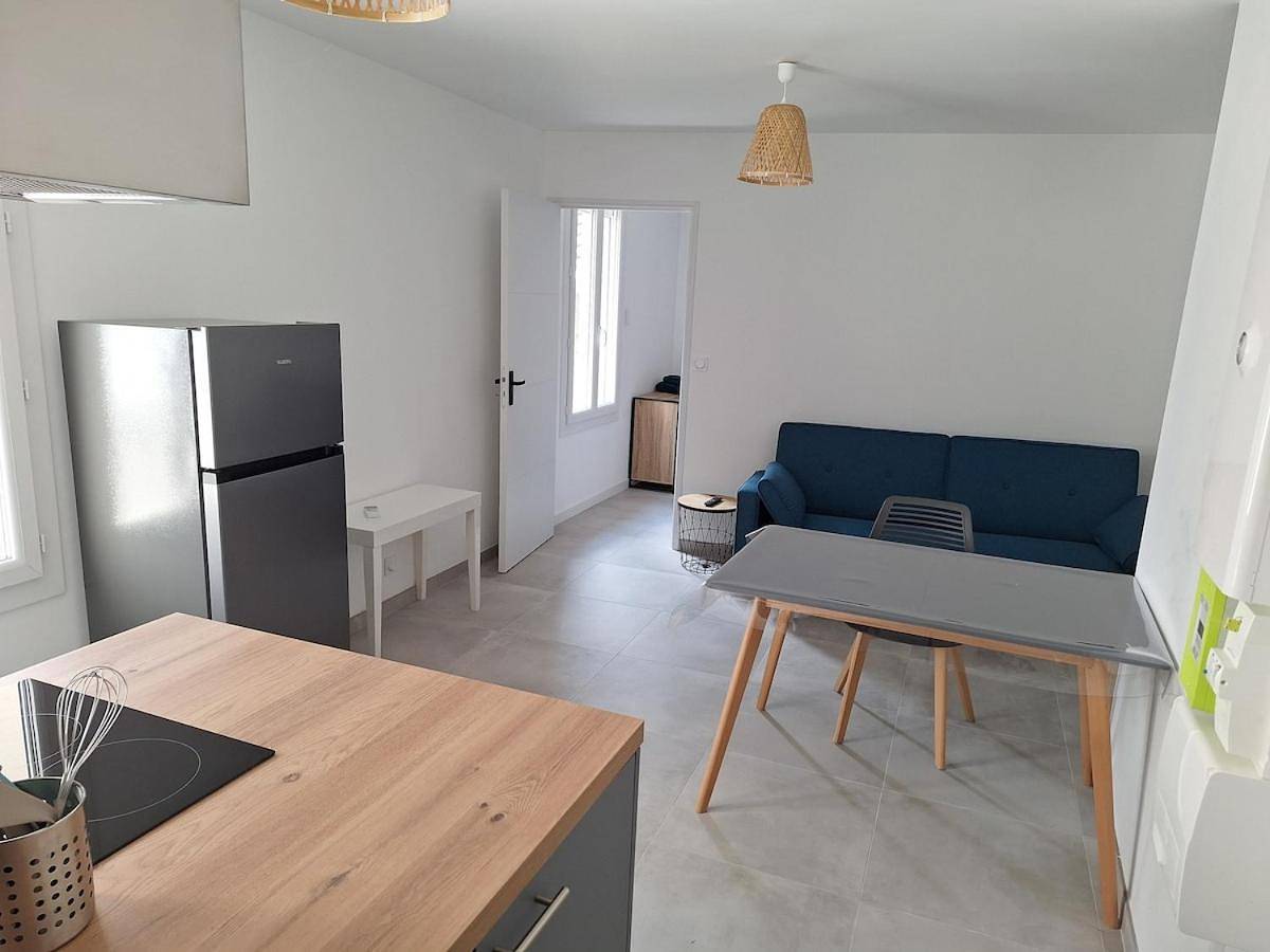 Appartement entier, Studio 29 m2 Le Péage de Roussillon in Le Péage-de-Roussillon, Région de Vienne