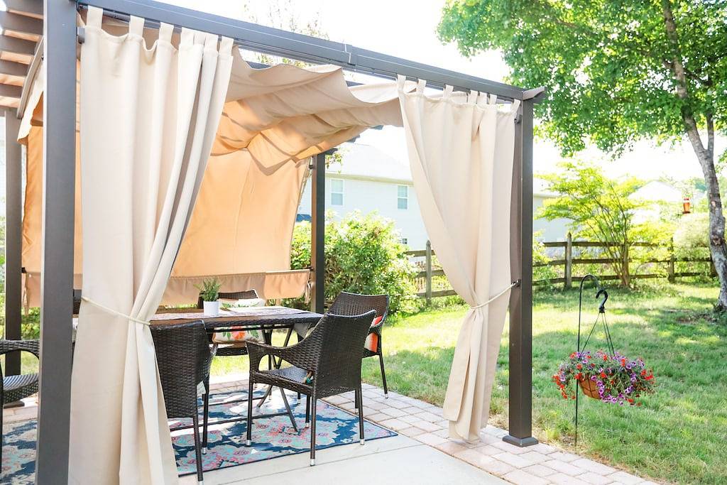 Charlotte Sanctuary, Comfort, Fenced, Sleeps 11 in Union County (NC)