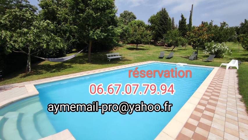 Gîte pour 9 personnes, avec piscine ainsi que terrasse et jardin