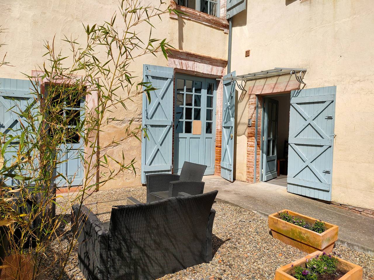 Apartamento entero, Apartamento «La Coquille» con terraza privada y Wi-Fi in Moissac, Quercy
