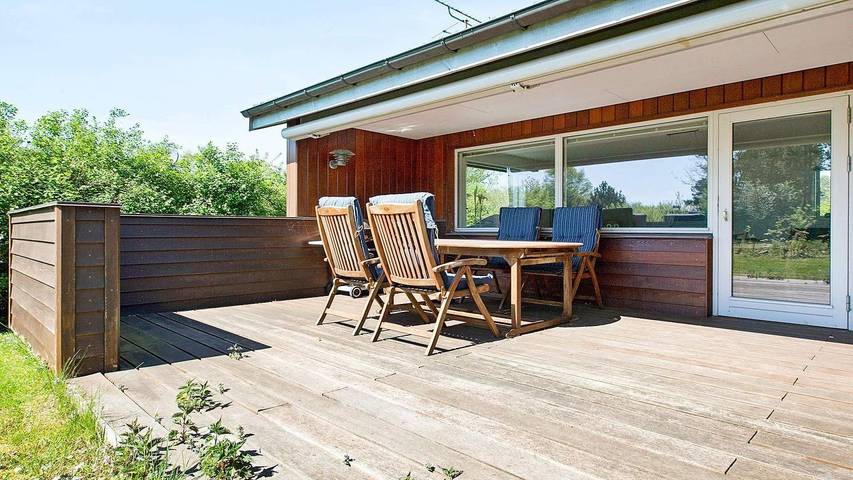 Ferieudlejning for 8 personer, med terrasse og jacuzzi, husdyr tilladt i Hummingen