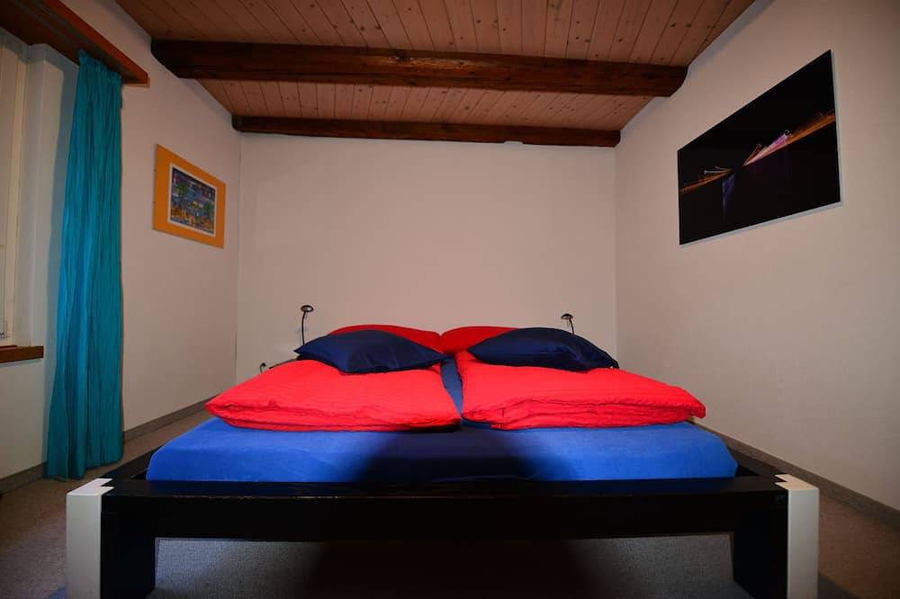 Ganze Wohnung, Apartment (4 1/2 Zimmer) mit Panoramabalkon, Seezugang und Sauna in Berlingen, Untersee