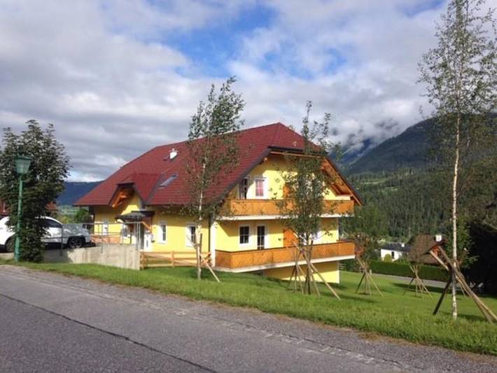 Ferienwohnung für 4 Personen, mit Balkon und Terrasse in Haus im Ennstal