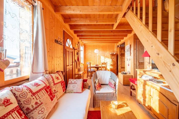 Location de vacances pour 6 personnes, avec Balcon et Terrasse ainsi que Jardin et Piscine à Saint-Laurent-en-Grandvaux