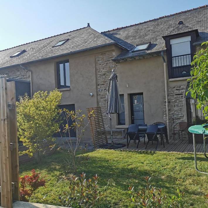 Location de vacances pour 4 personnes, avec vue et terrasse à Acigné