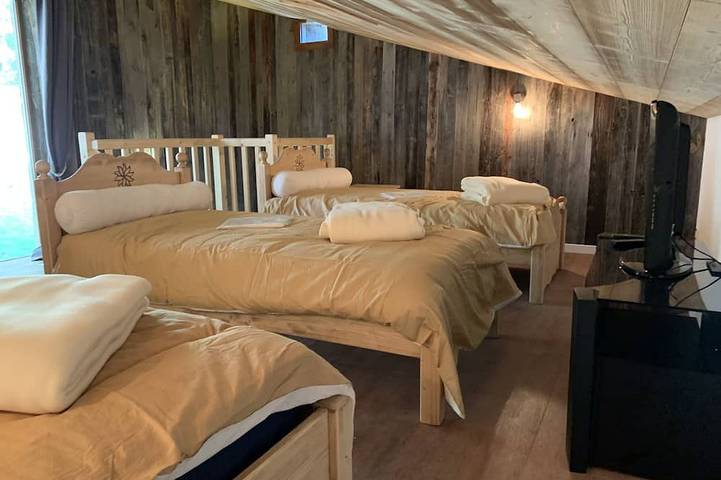 Location de vacances pour 6 personnes, avec terrasse et jardin à Saint-Apollinaire-de-Rias - 2