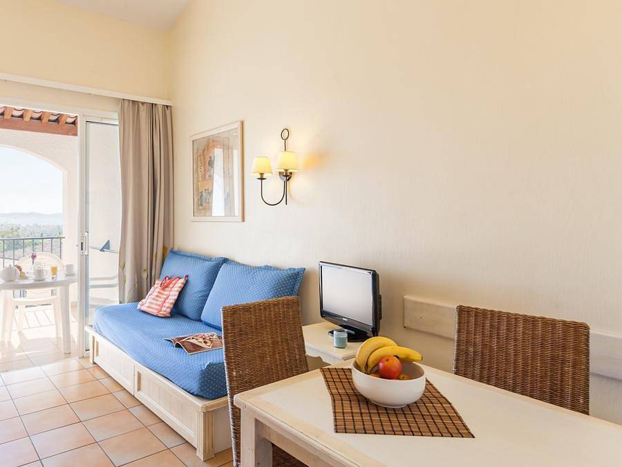 Pierre & Vacances Résidence Les Restanques du Golfe de Saint-Tropez - Wohnung 4 personen - - 1 Schlafalkoven - Terrasse oder Balkon in Grimaud, Mittelmeerküste (Frankreich)