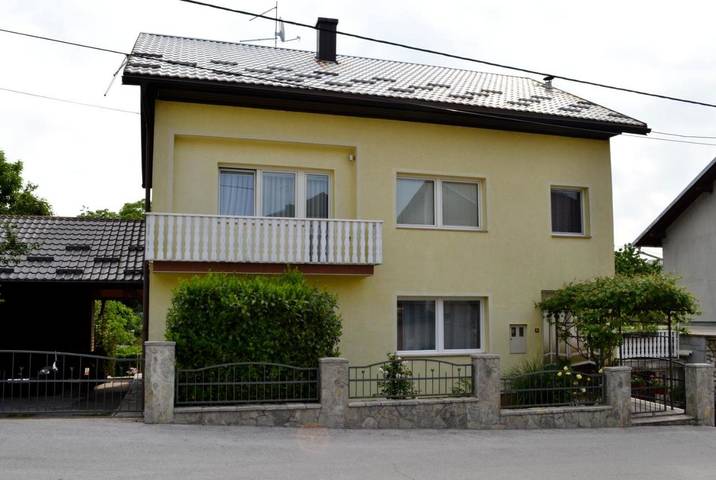 Ferienhaus für 4 Personen, mit Ausblick und Garten