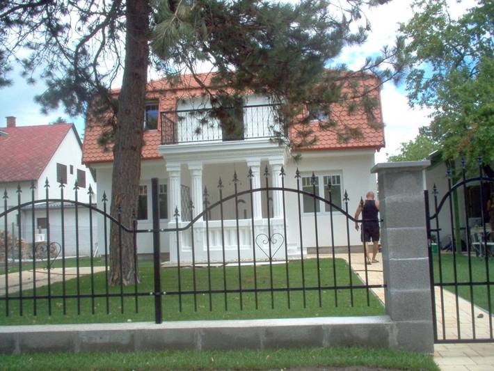 Ferienhaus für 8 Personen, mit Garten und Seeblick sowie Ausblick, mit Haustier in Zamardi