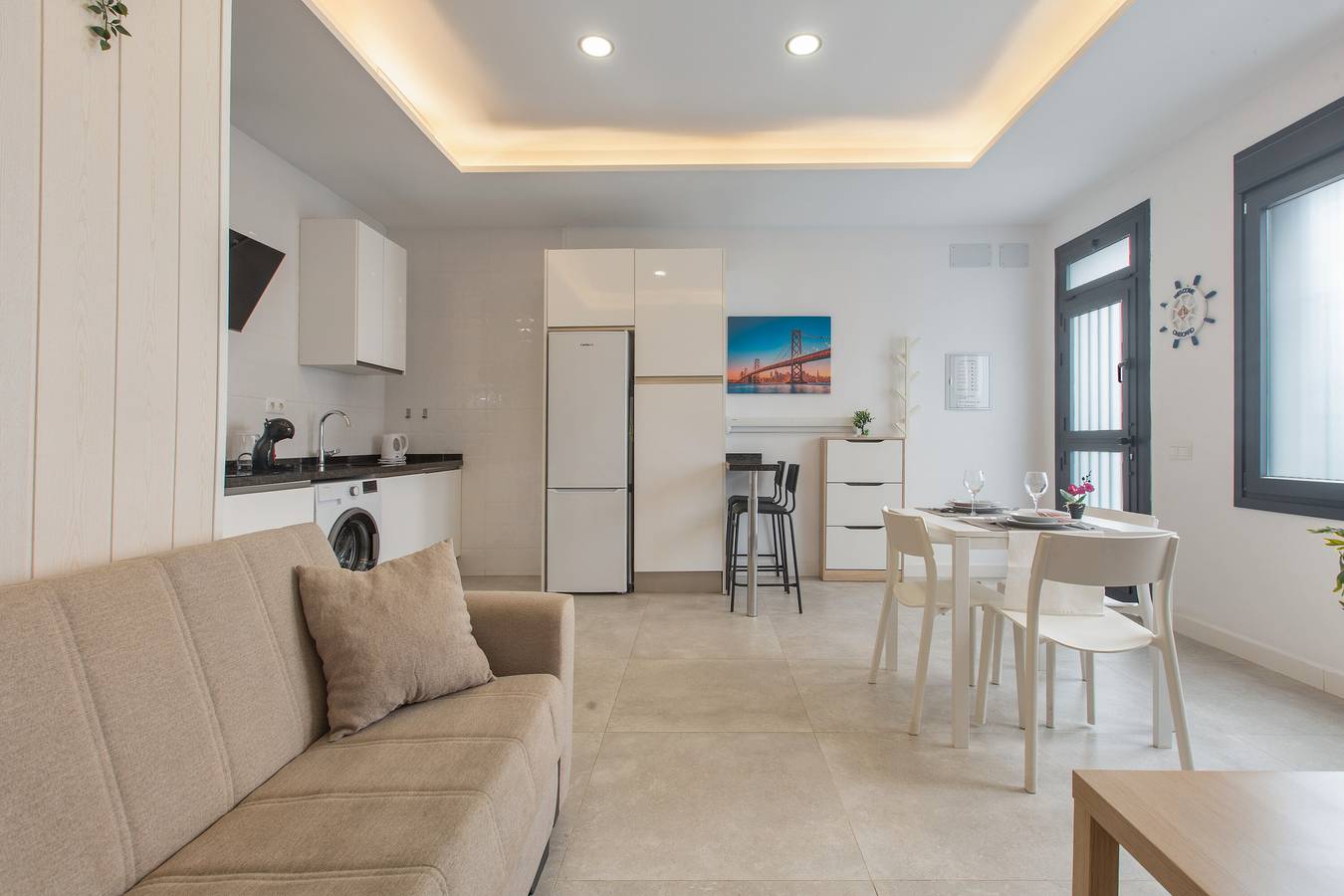 Gehele studio, Appartement 'Mendoza Loft Málaga' met Wi-Fi en airconditioning in Carretera de Cádiz, Malaga