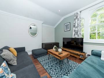 Apartment for 4 People in Reading, North Wessex Downs, Photo 1