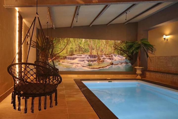 Ferienhaus für 25 Personen, mit Terrasse und Garten sowie Pool und Sauna in Malberg