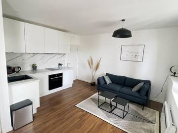 Gîte pour 2 personnes, avec jardin dans Thermes Berot