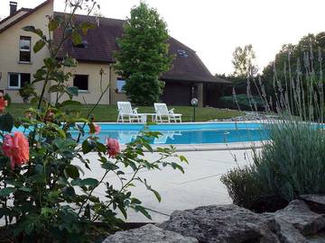 Chambre d’hôte pour 2 personnes, avec piscine et jardin en Bourgogne-Franche-Comté