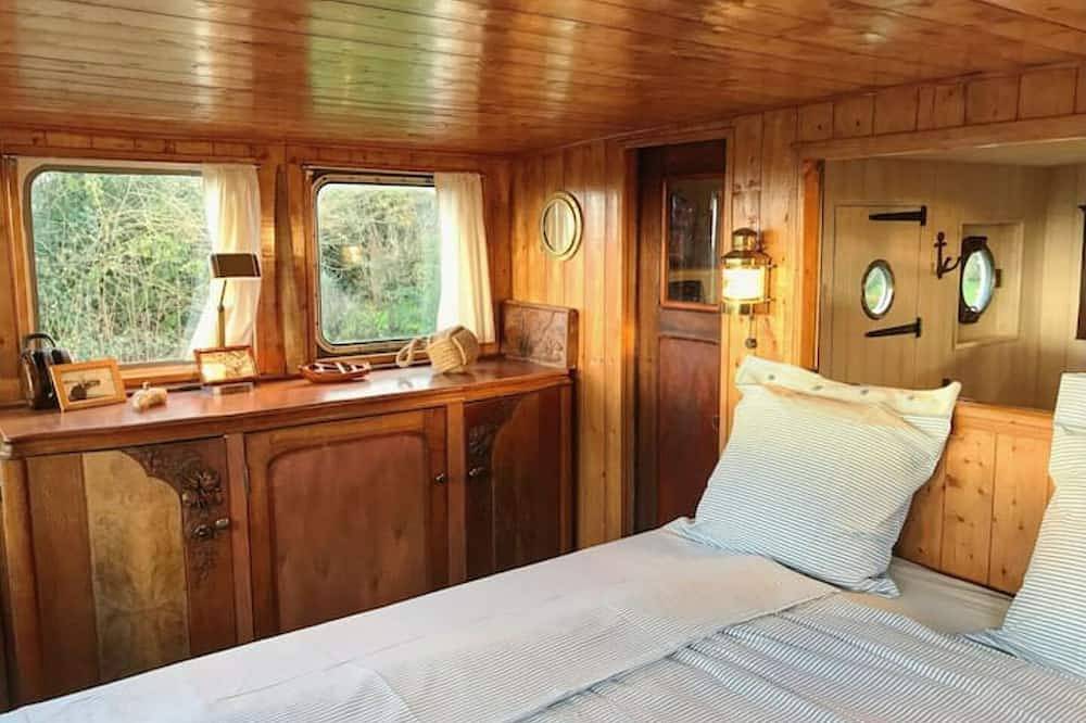 Authentic Fisherman’s Cabin • Audierne Bay • Brittany • 2 Guests in Saint-Jean-Trolimon, Quimper und Umgebung